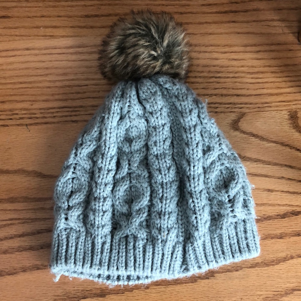 ❄️ Knit Faux Fur Pom Beanie ❄️